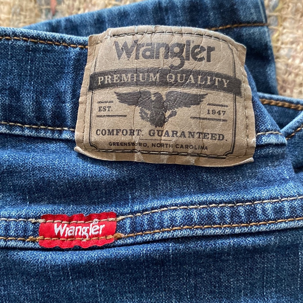 Wrangler blue Jeans 32X34 relaxed boot